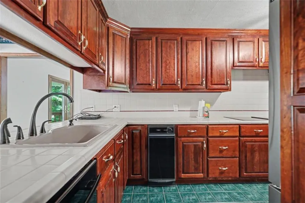 93 Lori Lane Blairsville, GA 30512