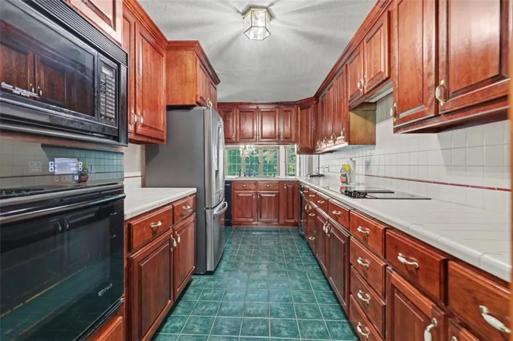 93 Lori Lane Blairsville, GA 30512