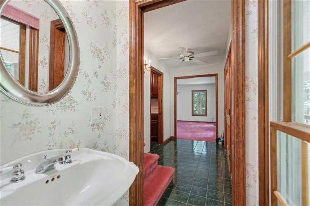 93 Lori Lane Blairsville, GA 30512