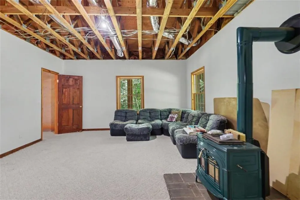 93 Lori Lane Blairsville, GA 30512