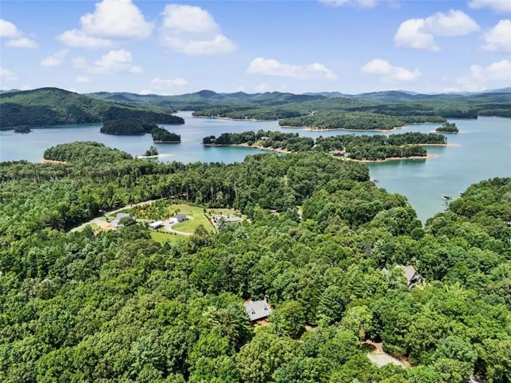 93 Lori Lane Blairsville, GA 30512