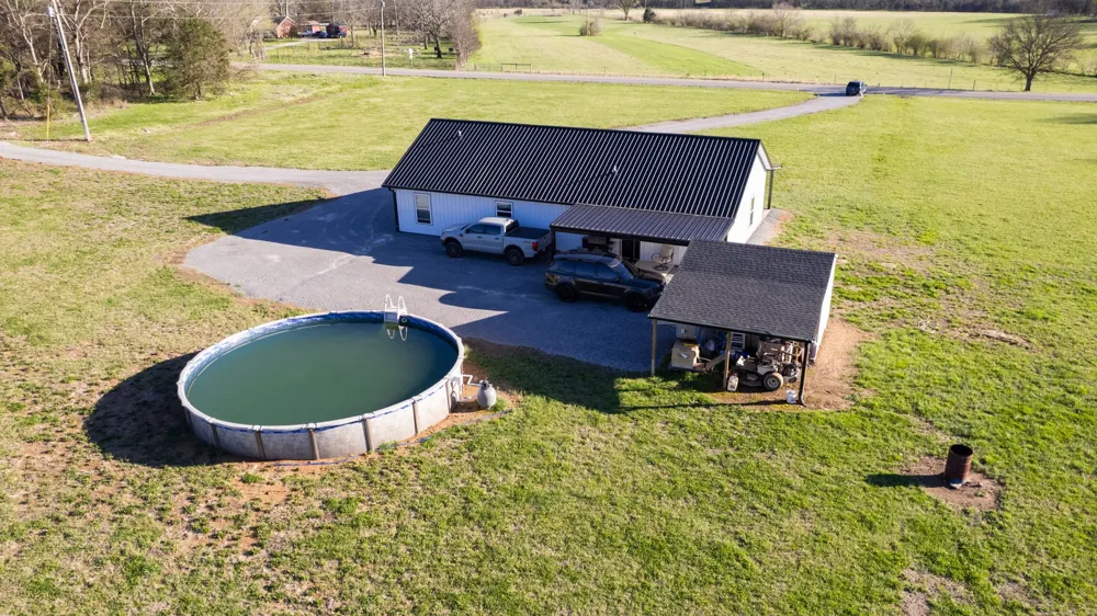 2586 Brown Shop Rd Petersburg, TN 37144