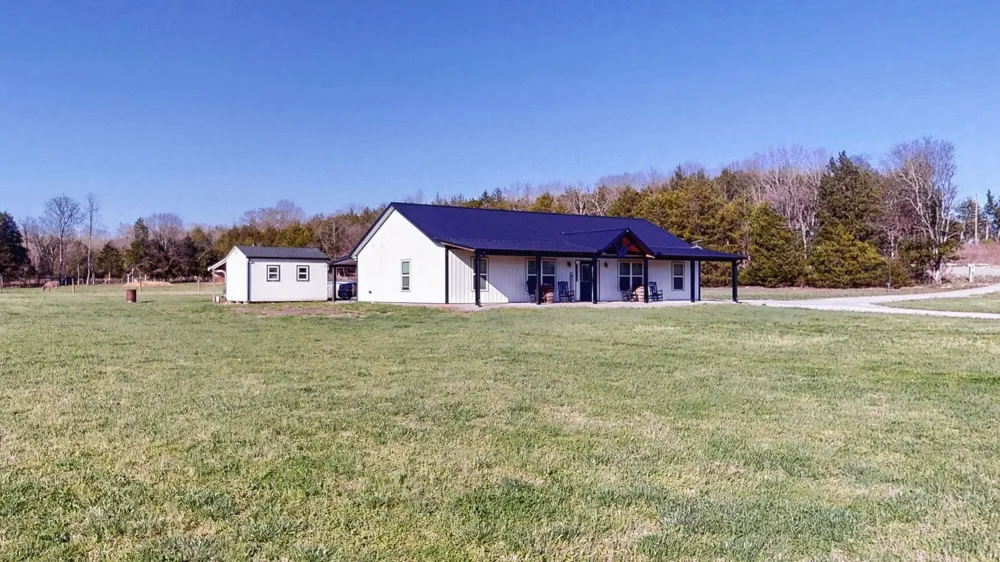 2586 Brown Shop Rd Petersburg, TN 37144