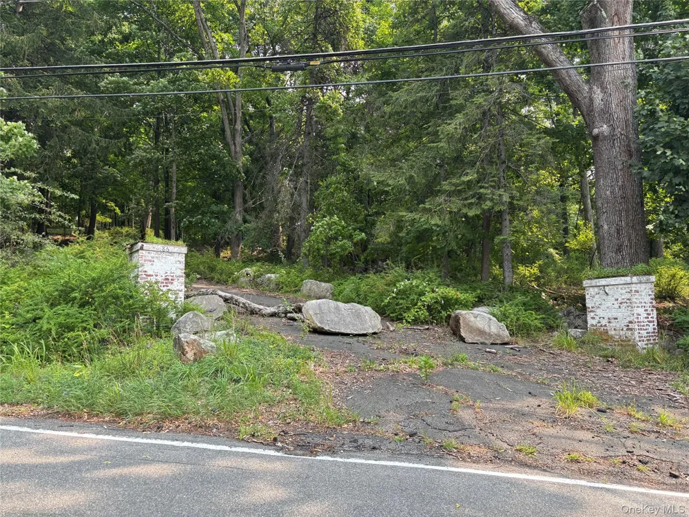 86 Buckberg Road Stony Point, NY 10980