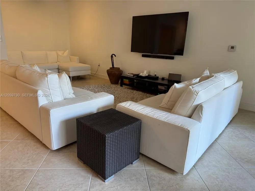 16100 Emerald Estates Dr #278 Weston, FL 33331