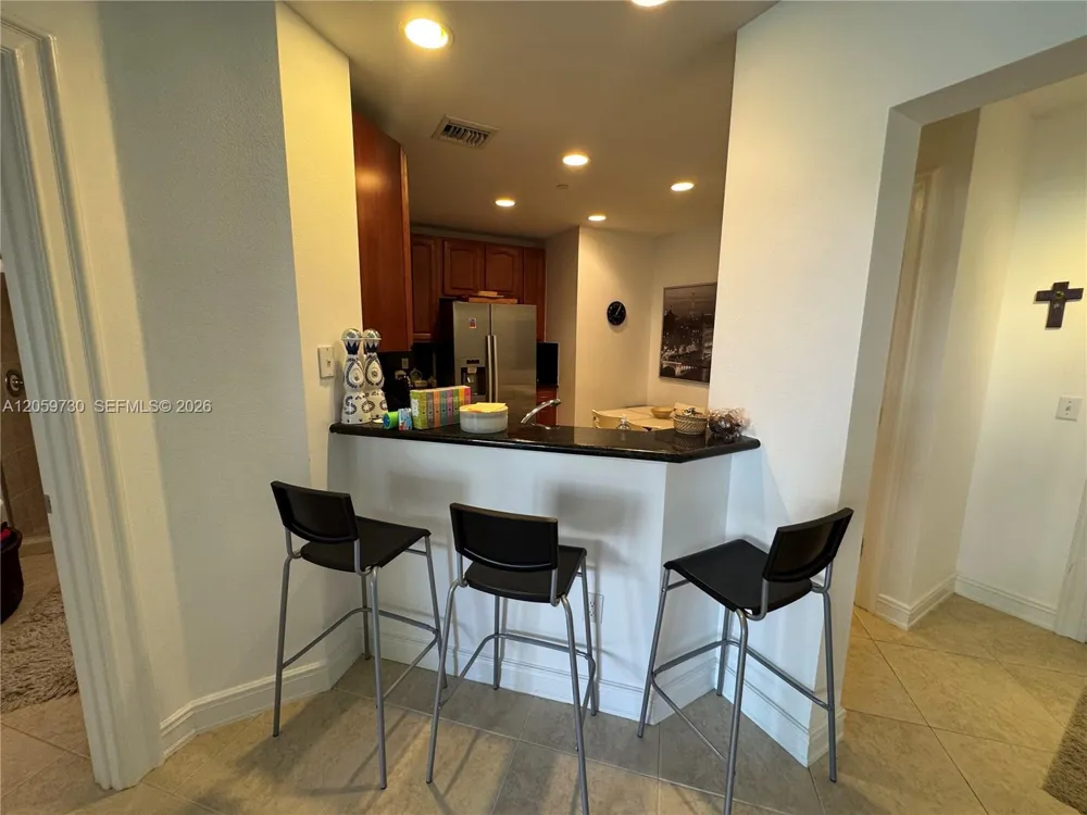 16100 Emerald Estates Dr #278 Weston, FL 33331