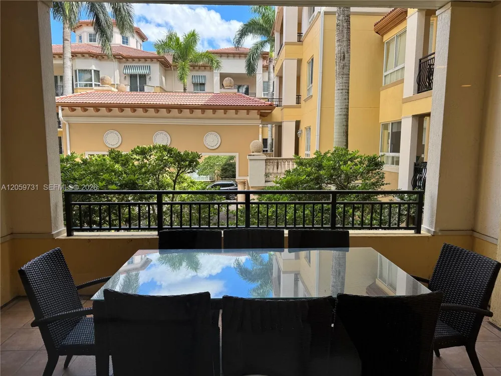 16100 Emerald Estates Dr #278 Weston, FL 33331