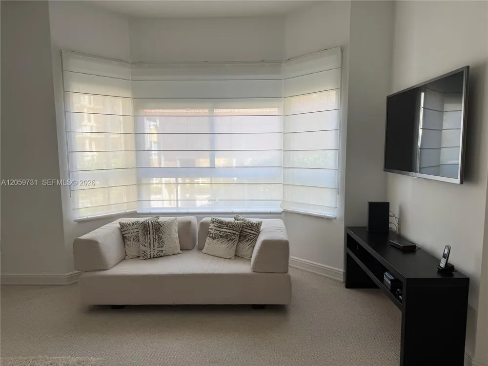 16100 Emerald Estates Dr #278 Weston, FL 33331