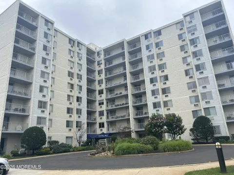 1000 River Road #3K