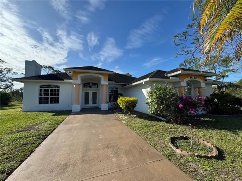 7579 Coconut Boulevard
