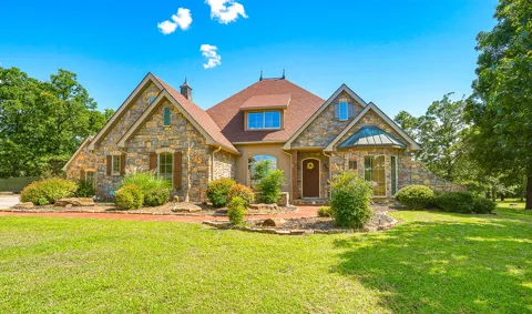 1202 Walker Circle