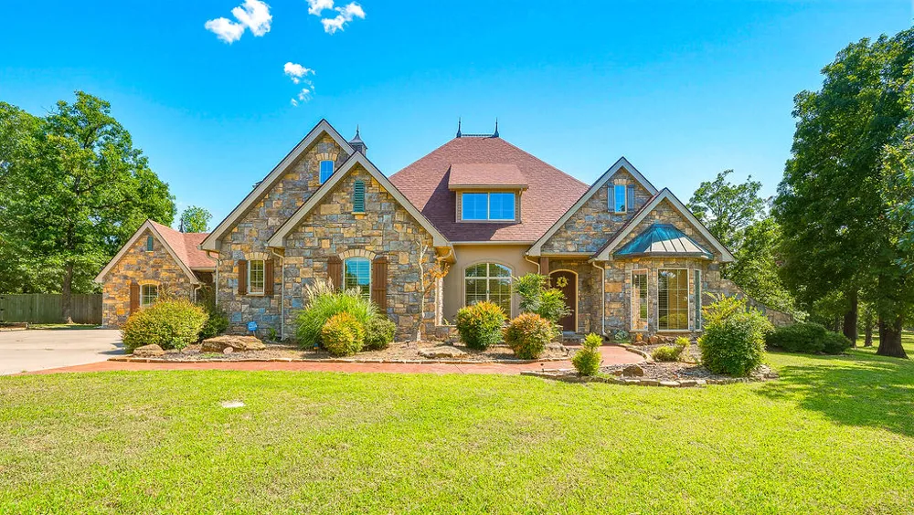 1202 Walker Circle Ada, OK 74820