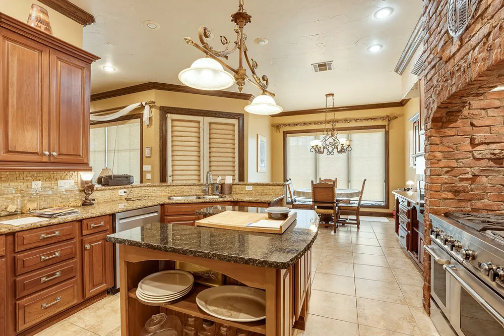 1202 Walker Circle Ada, OK 74820
