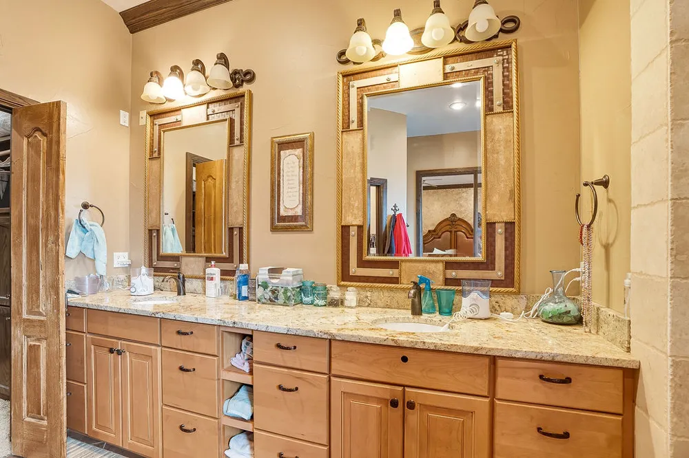 1202 Walker Circle Ada, OK 74820