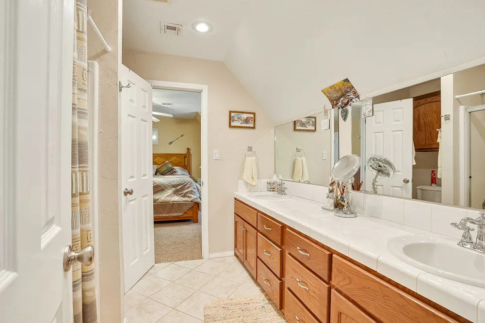 1202 Walker Circle Ada, OK 74820