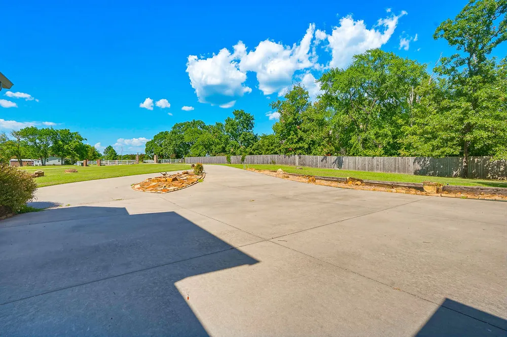 1202 Walker Circle Ada, OK 74820