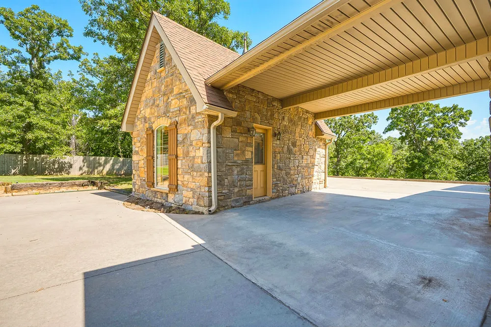 1202 Walker Circle Ada, OK 74820