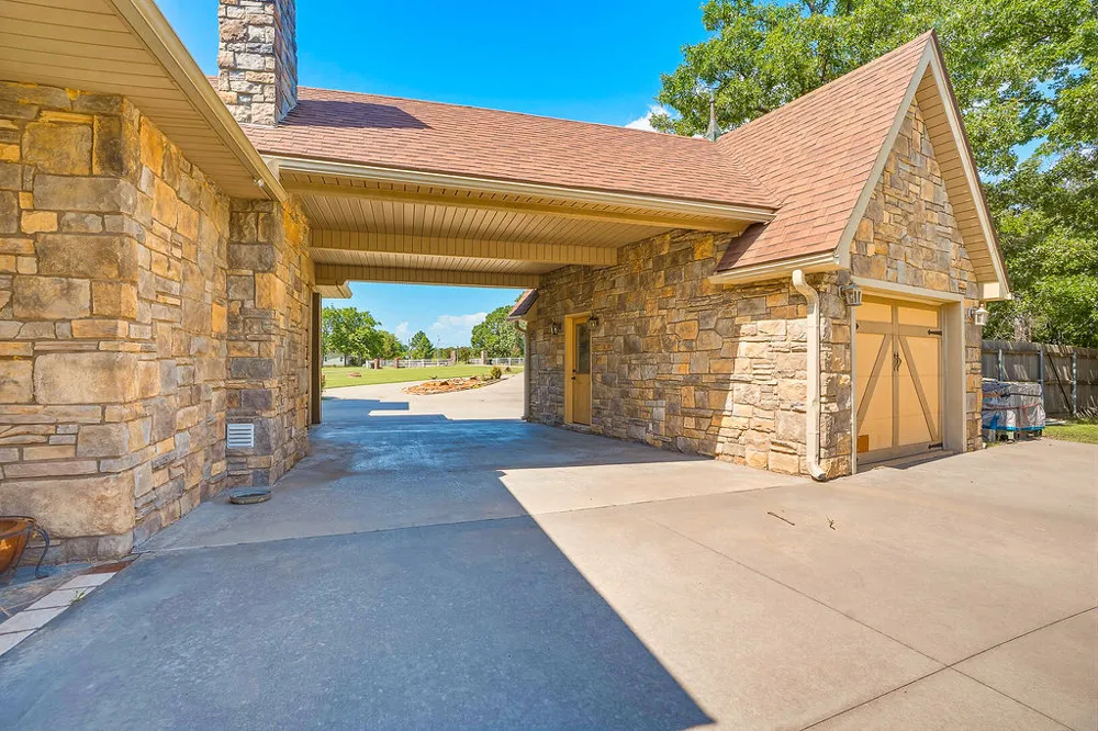 1202 Walker Circle Ada, OK 74820
