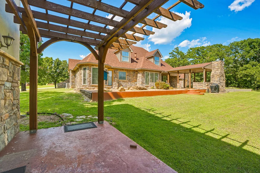 1202 Walker Circle Ada, OK 74820