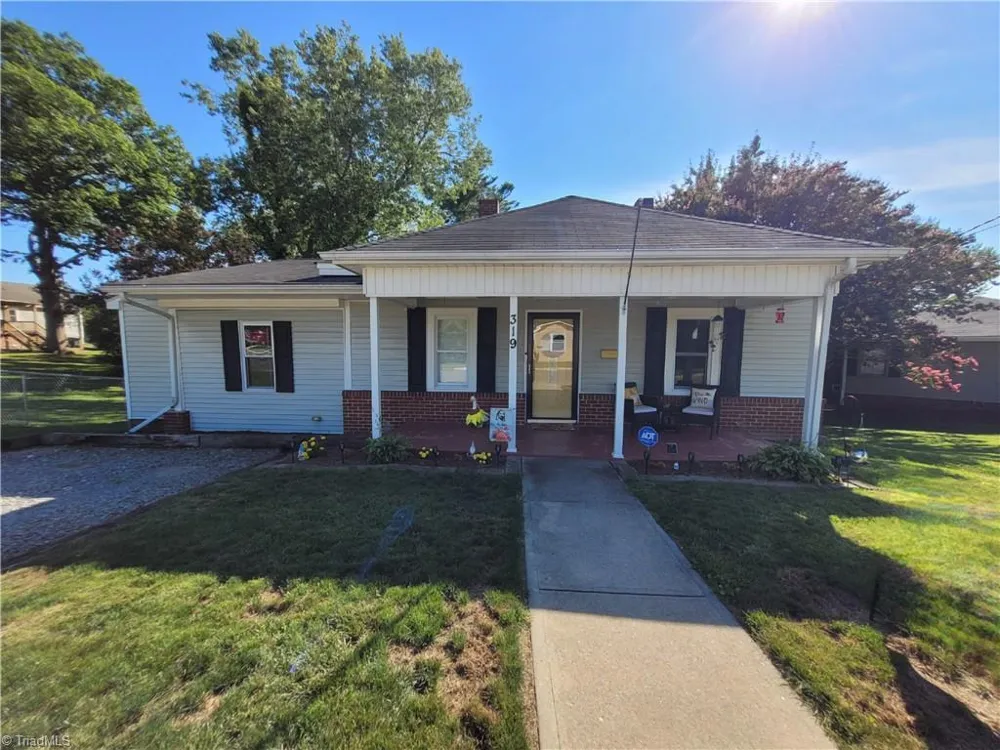 319 Hay Street Mount Airy, NC 27030