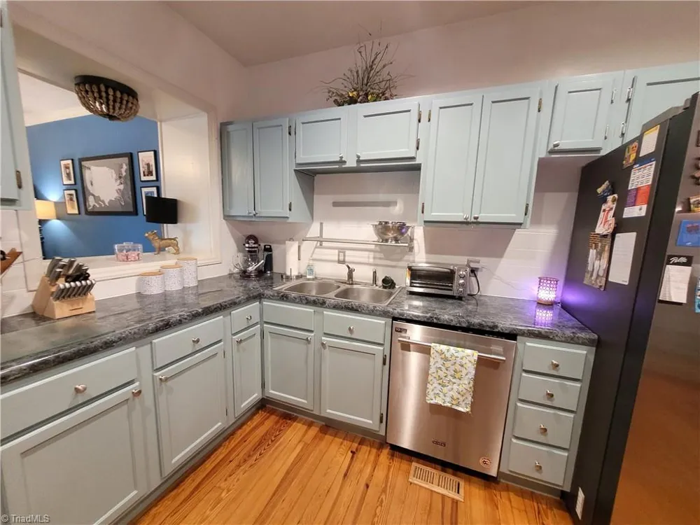 319 Hay Street Mount Airy, NC 27030