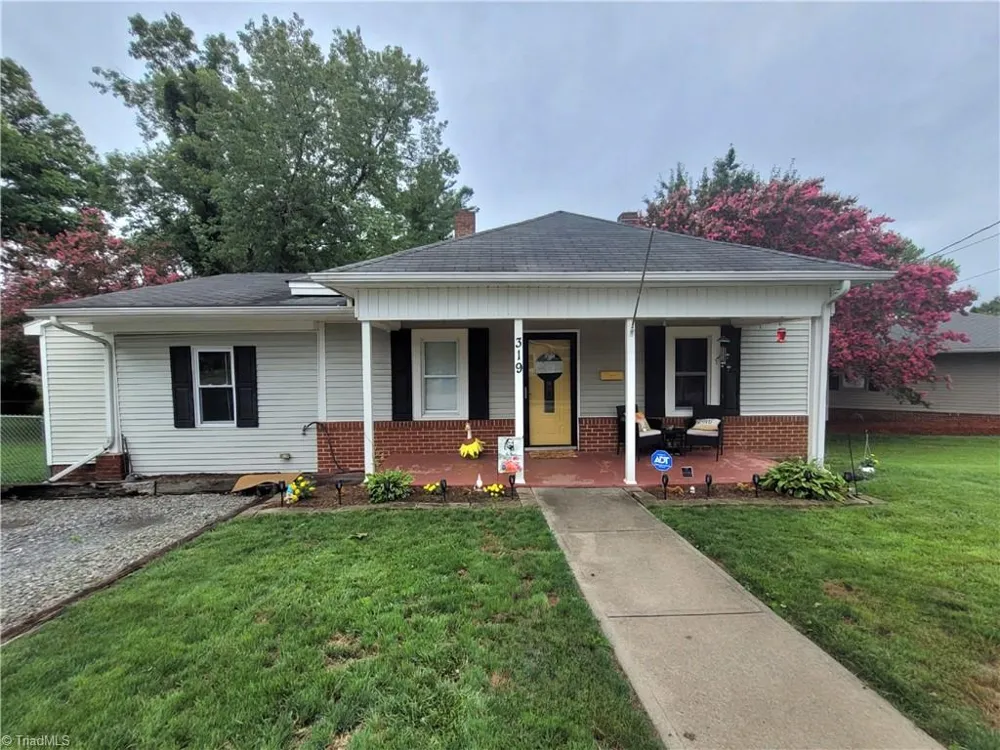 319 Hay Street Mount Airy, NC 27030