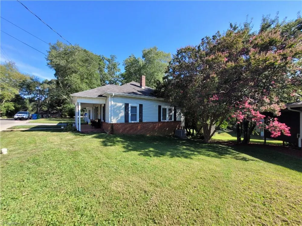 319 Hay Street Mount Airy, NC 27030
