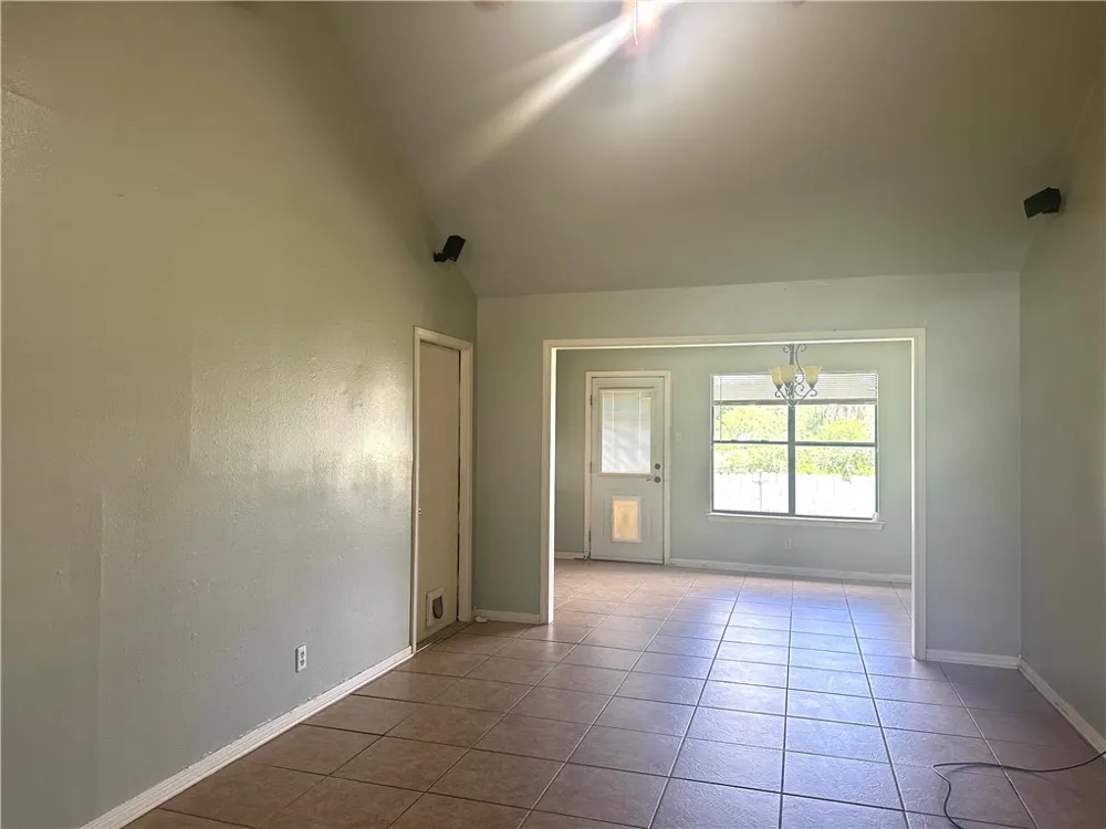 2414 Westlake Circle Ingleside, TX 78362