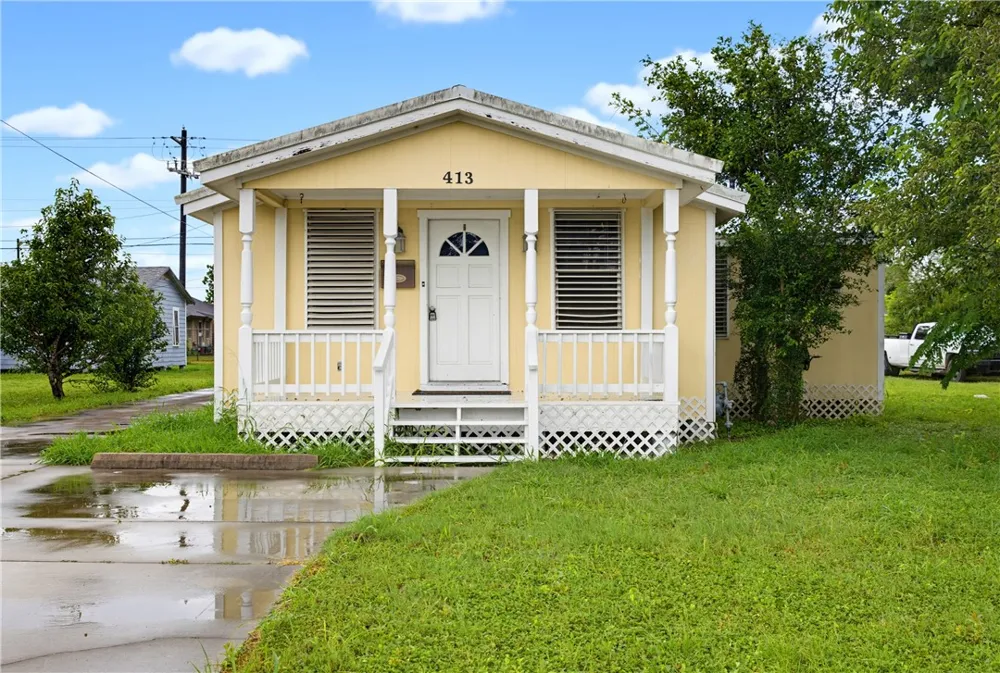413 E Fulton Street Sinton, TX 78387