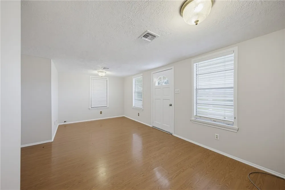 413 E Fulton Street Sinton, TX 78387