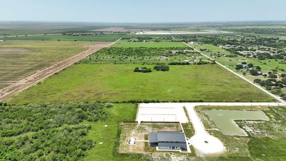 CR 2431 Sinton, TX 78387