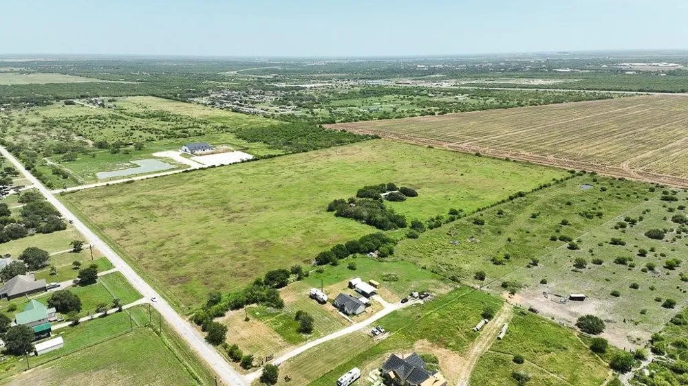CR 2431 Sinton, TX 78387