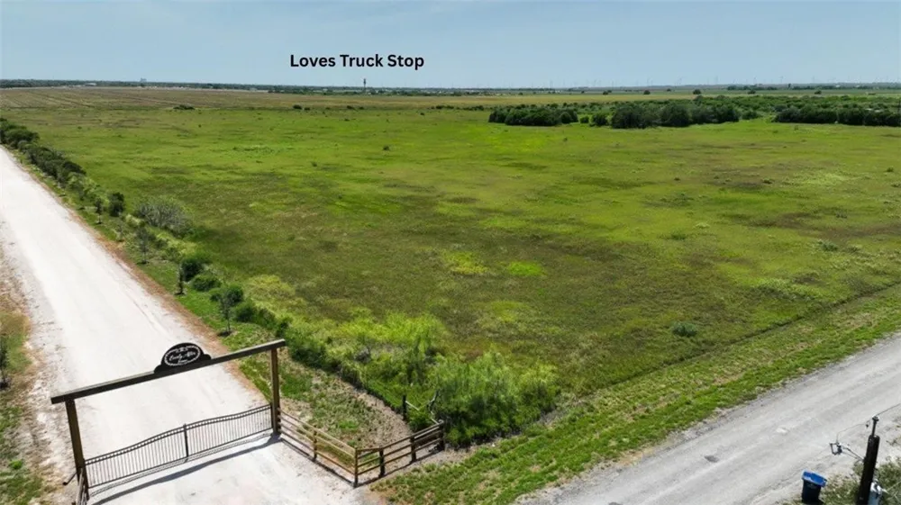CR 2431 Sinton, TX 78387