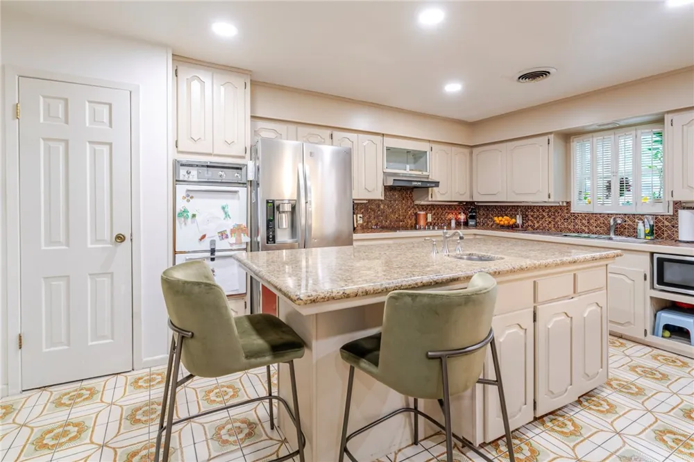 1820 Clare Drive Alice, TX 78332