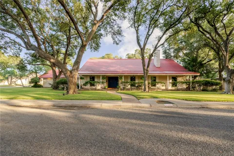 1820 Clare Drive