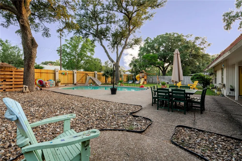 1820 Clare Drive Alice, TX 78332