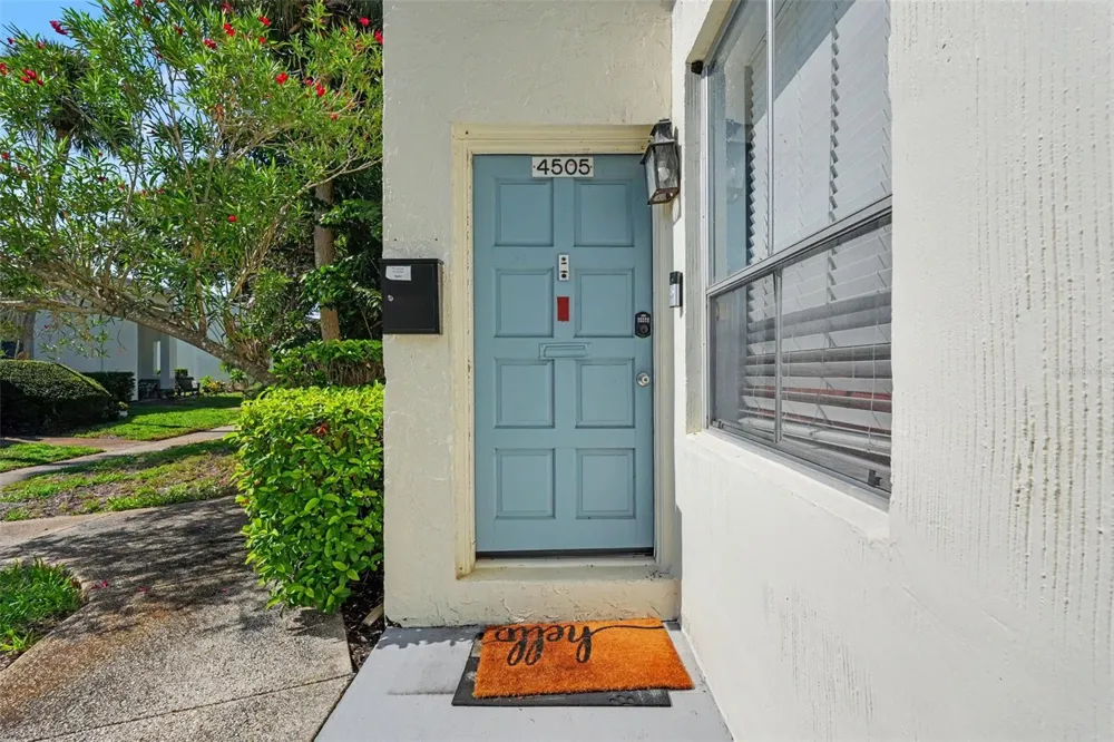 4505 LA CAPRI COURT Tampa, FL 33611