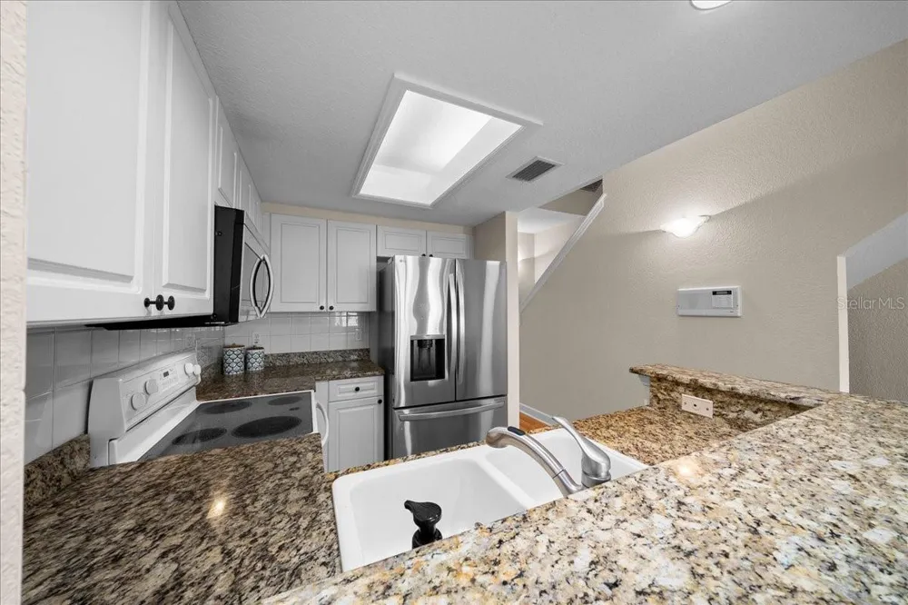 158 BRENT CIRCLE Oldsmar, FL 34677