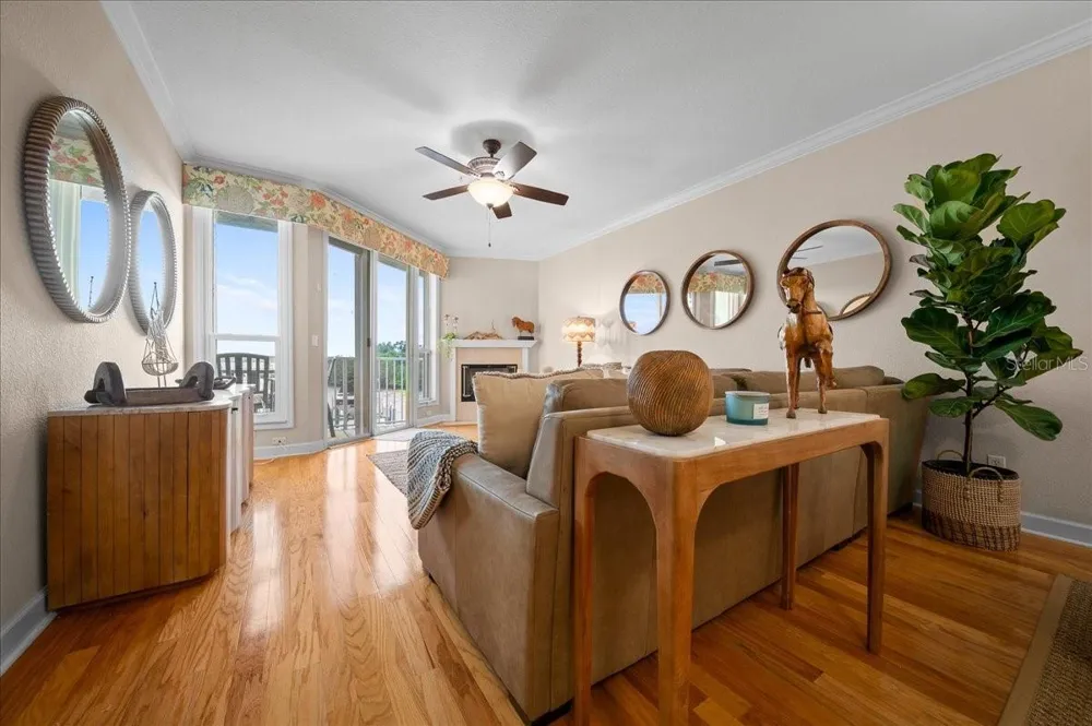 158 BRENT CIRCLE Oldsmar, FL 34677