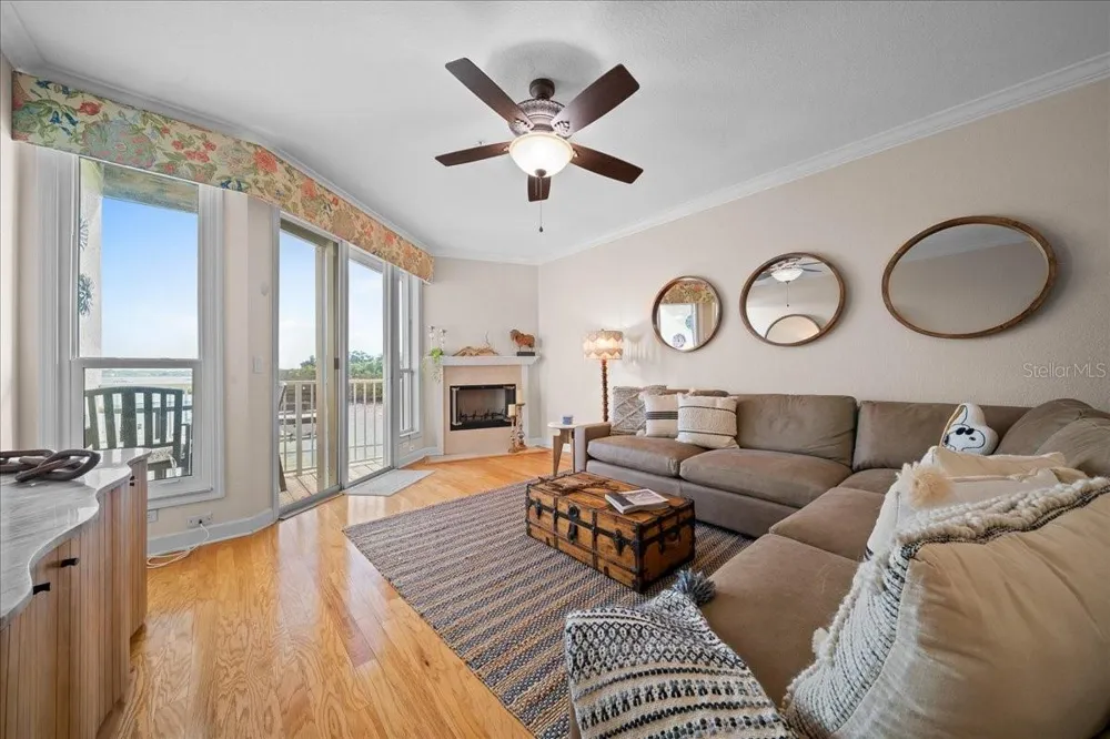 158 BRENT CIRCLE Oldsmar, FL 34677
