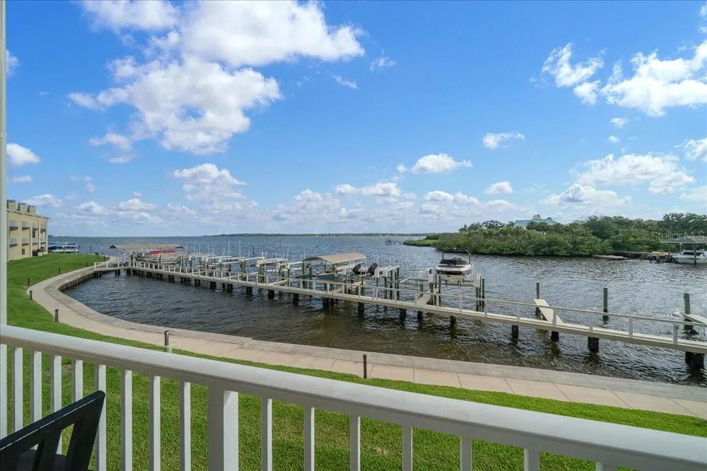 158 BRENT CIRCLE Oldsmar, FL 34677