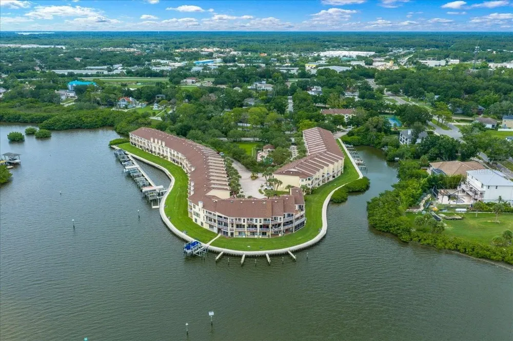158 BRENT CIRCLE Oldsmar, FL 34677