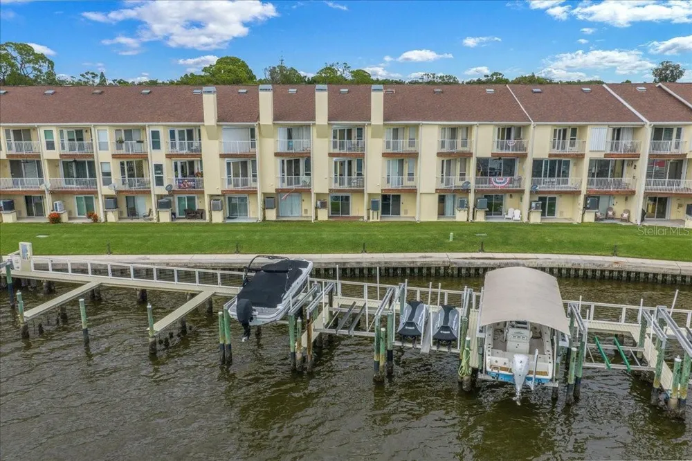 158 BRENT CIRCLE Oldsmar, FL 34677