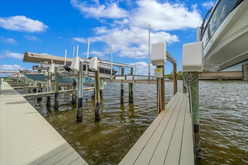 158 BRENT CIRCLE Oldsmar, FL 34677