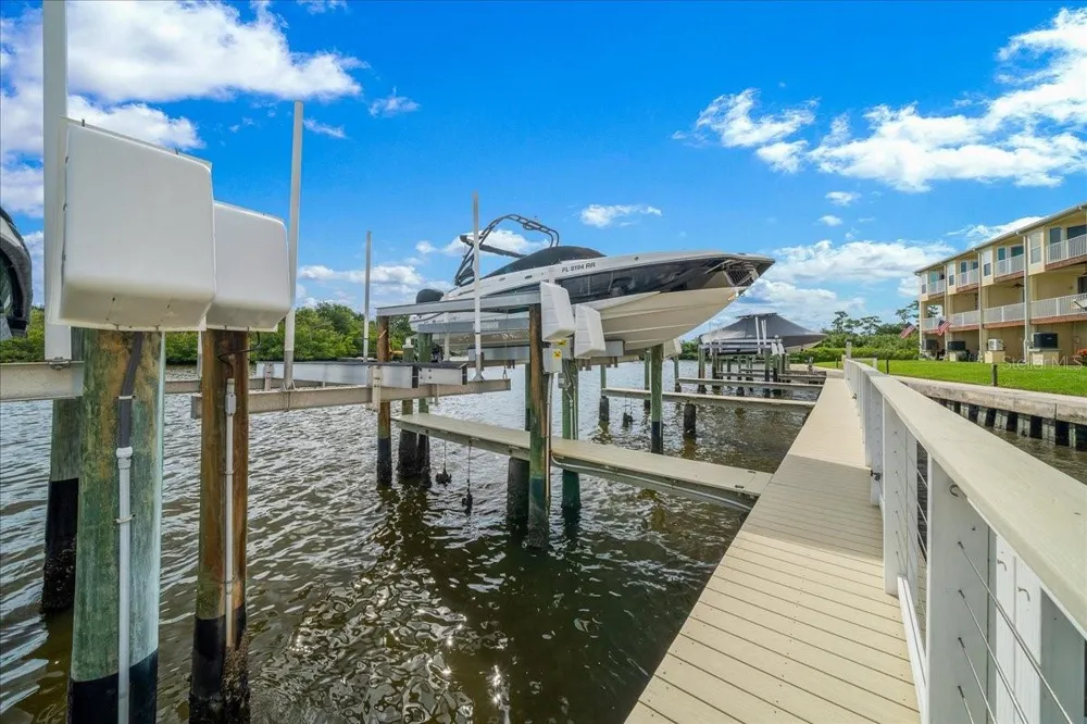 158 BRENT CIRCLE Oldsmar, FL 34677