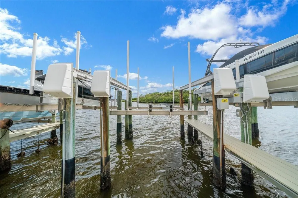 158 BRENT CIRCLE Oldsmar, FL 34677