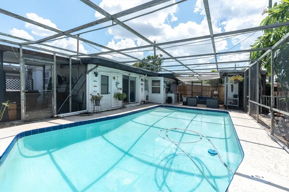 3227 48TH AVENUE St Petersburg, FL 33714