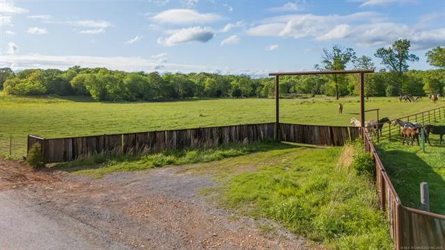 7885 E 590 Locust Grove, OK 74352