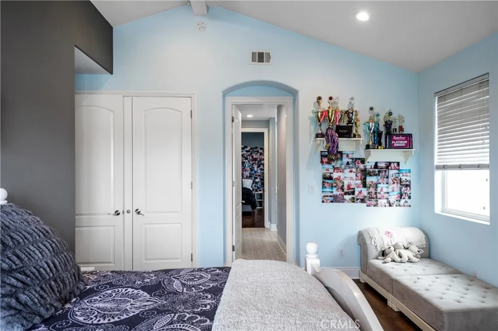 1136 5th Street Manhattan Beach, CA 90266