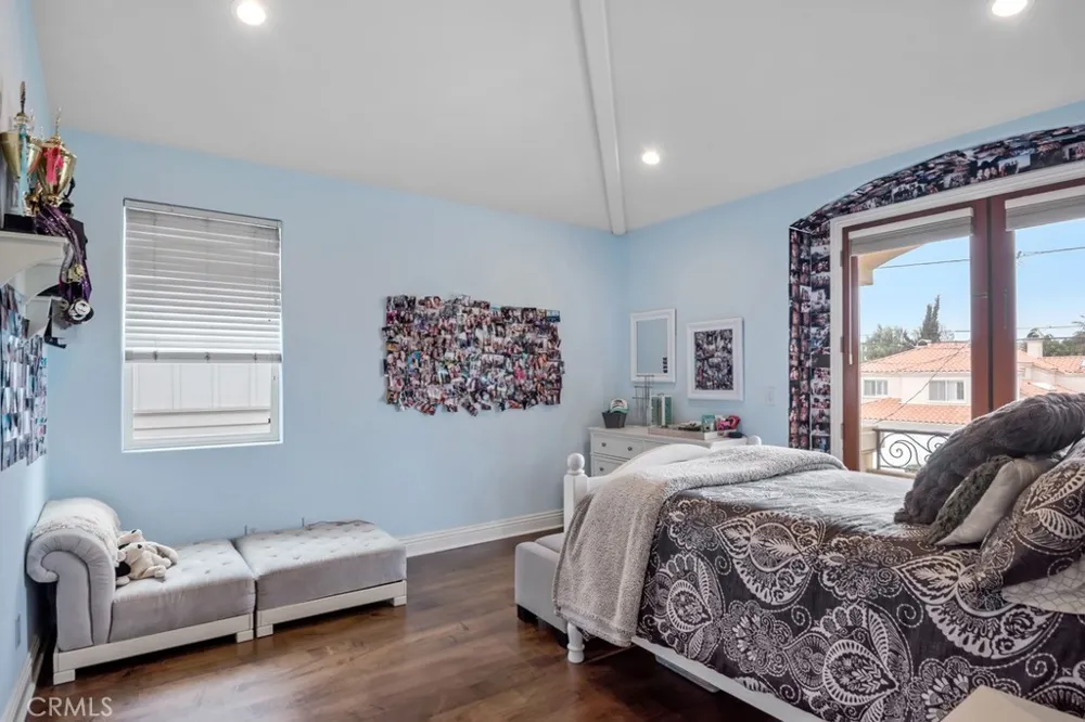 1136 5th Street Manhattan Beach, CA 90266